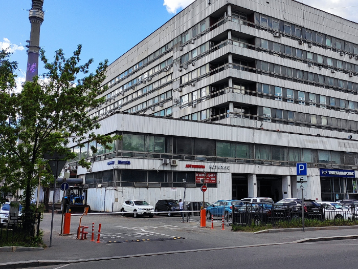 Заезд во двор, шлагбаум №1 Заезд во двор, шлагбаум №1